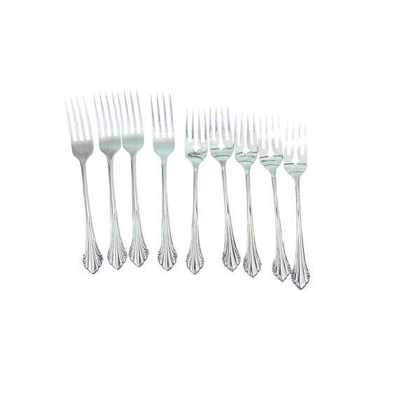 Oneida Community Marquette Stainless Steel Dinner Forks & Knifes - Picture 1 of 8